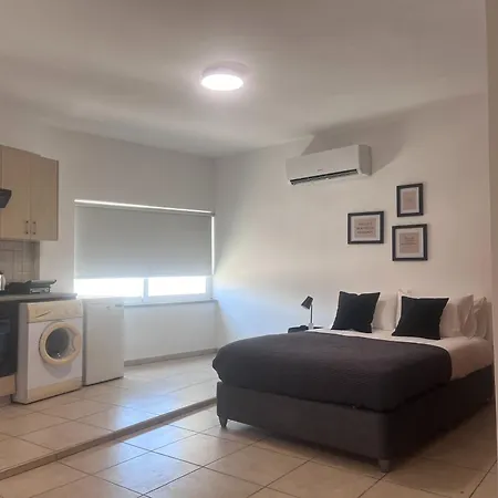Apartment Phaedrus Living Hoopoe Residencies 202